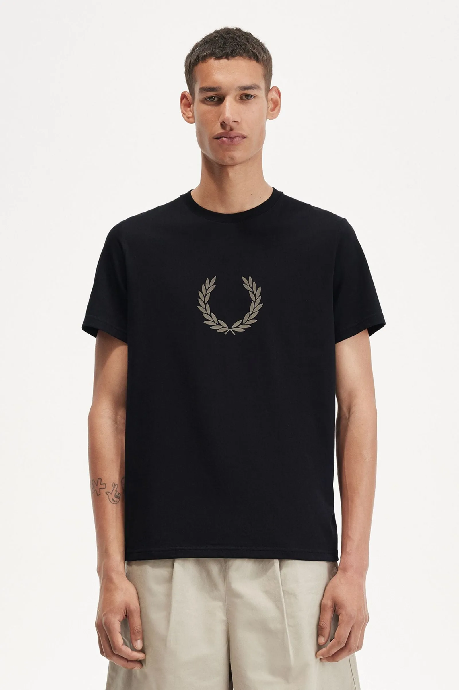 CAMISETA DE CUELLO REDONDO DE FRED PERRY - GRIS
